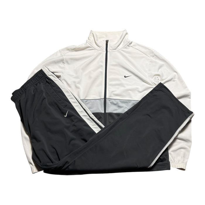 Nike Tracksuit -XL-
